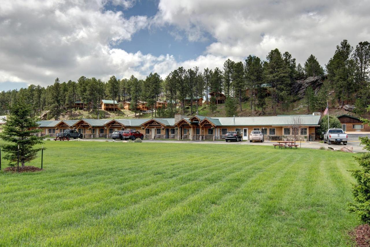 Rock Crest Lodge & Cabins Кастер Екстер'єр фото