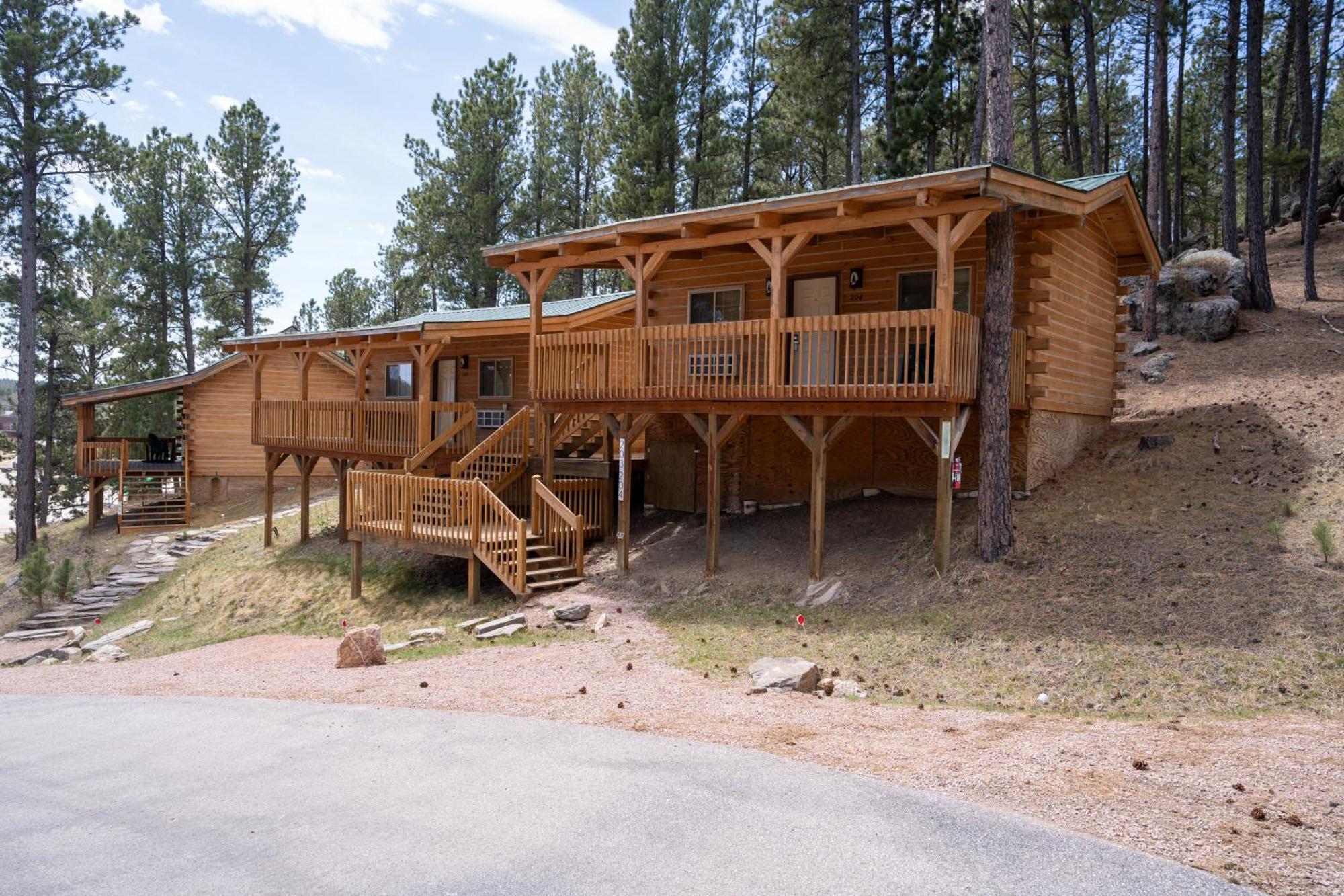 Rock Crest Lodge & Cabins Кастер Екстер'єр фото