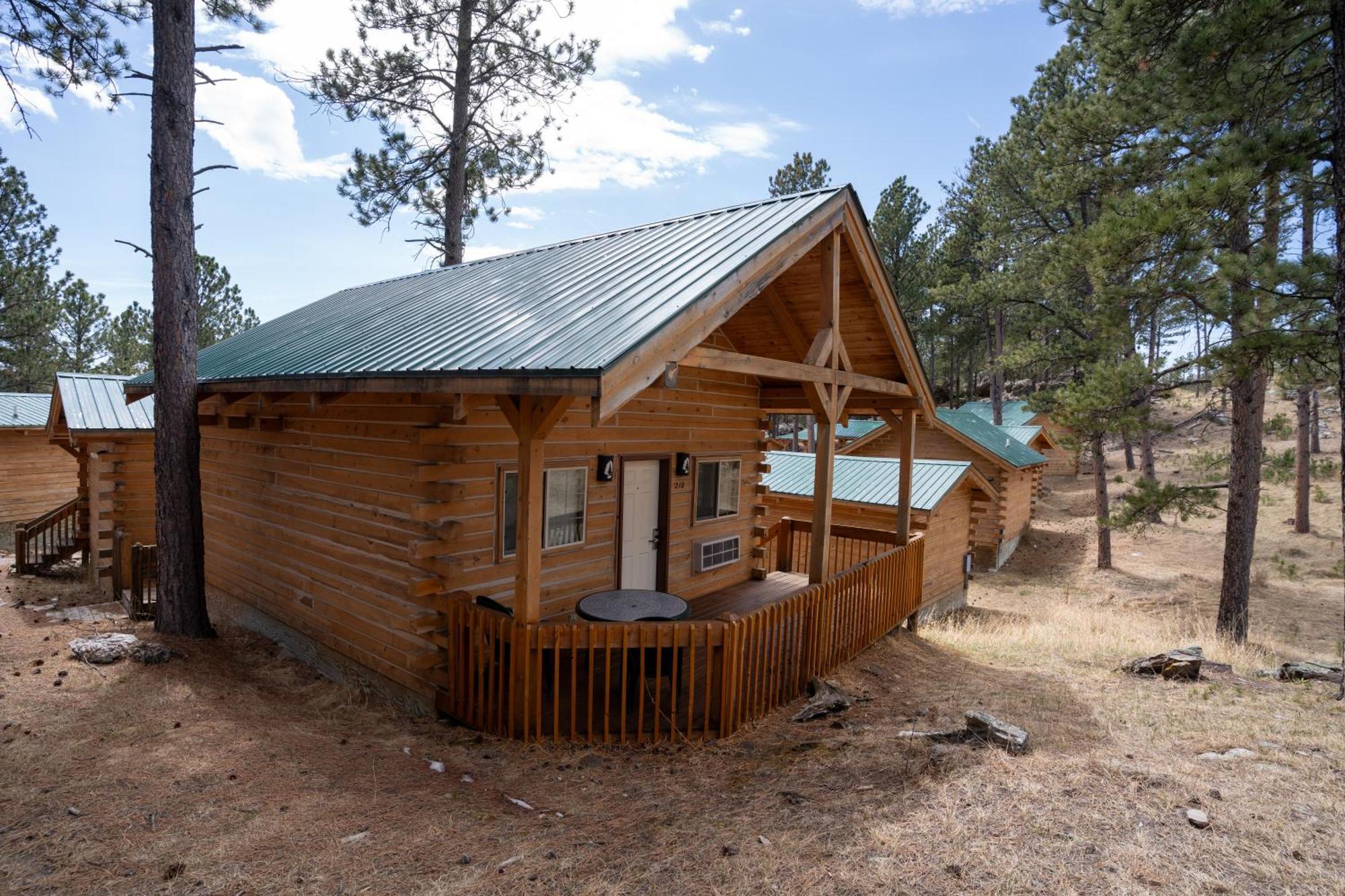 Rock Crest Lodge & Cabins Кастер Екстер'єр фото