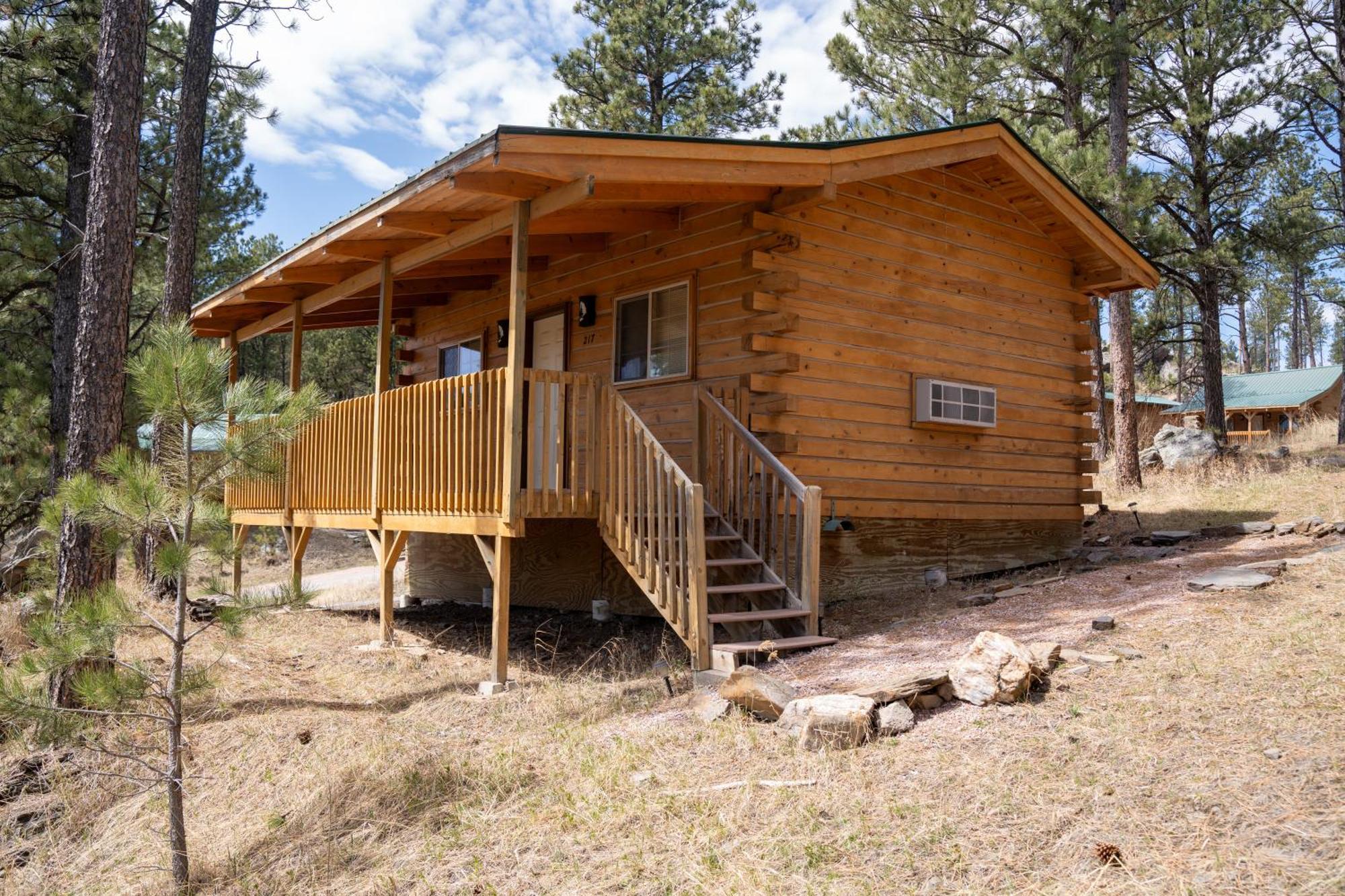 Rock Crest Lodge & Cabins Кастер Екстер'єр фото