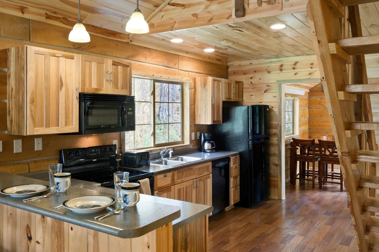 Rock Crest Lodge & Cabins Кастер Екстер'єр фото