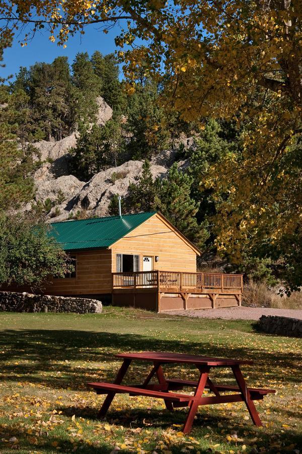 Rock Crest Lodge & Cabins Кастер Екстер'єр фото