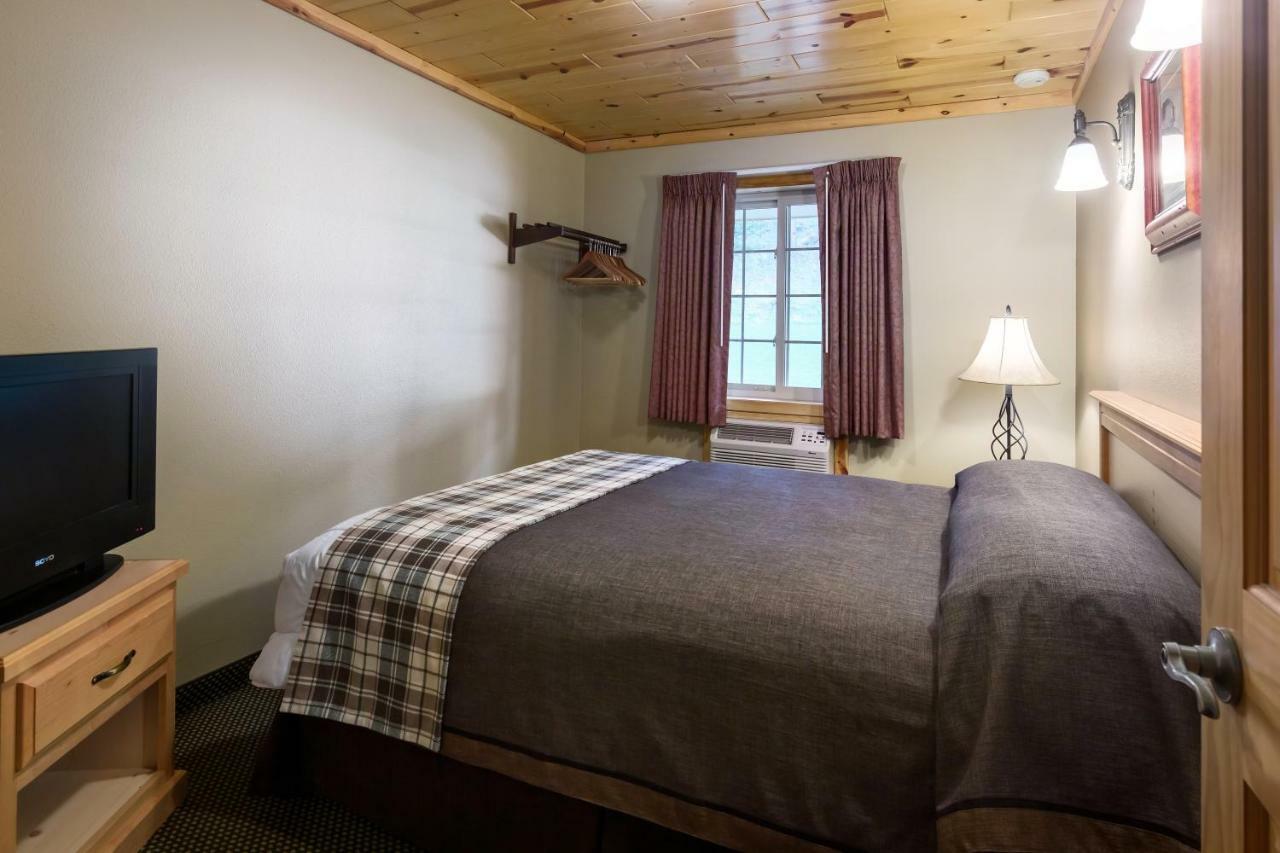 Rock Crest Lodge & Cabins Кастер Екстер'єр фото